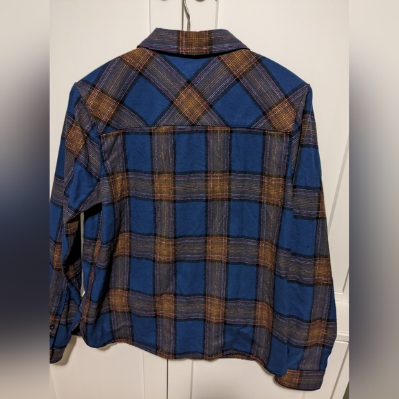 Pendleton women's cropped lodge shirt - Picture 5 of 5